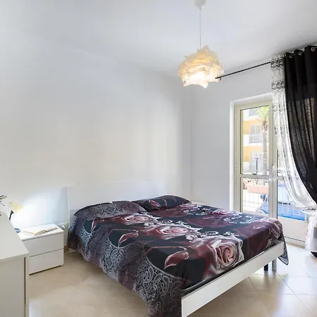 Pet Friendly Apartment In Caulonia Marina Apartamento *