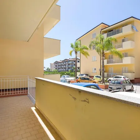 Pet Friendly Apartment In Caulonia Marina