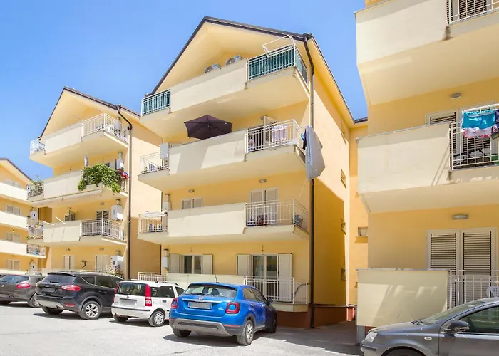 Beautiful In Apartmán Caulonia Marina